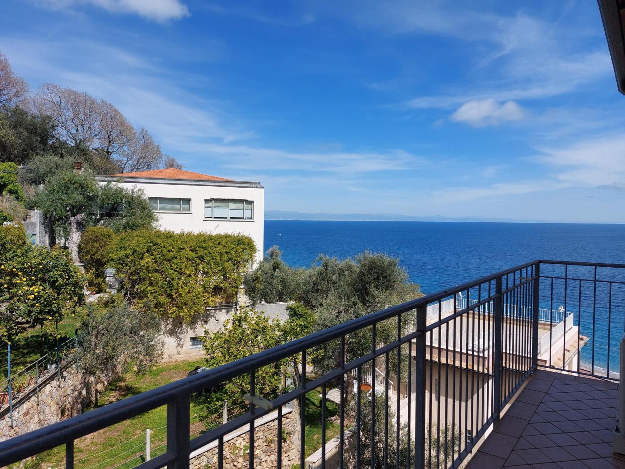 Una Finestra Sul Mare Home 1 Bergeggi Eksteriør billede